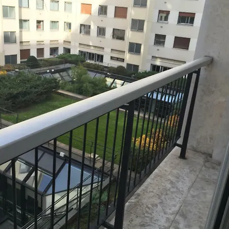 Διαμέρισμα Suffren Parisian Flat *
