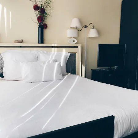 Suffren Parisian Flat Διαμέρισμα
