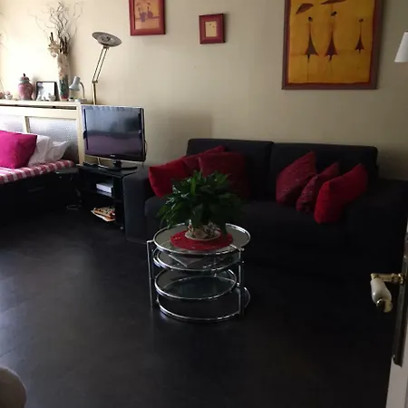 Apartman Suffren Parisian Flat